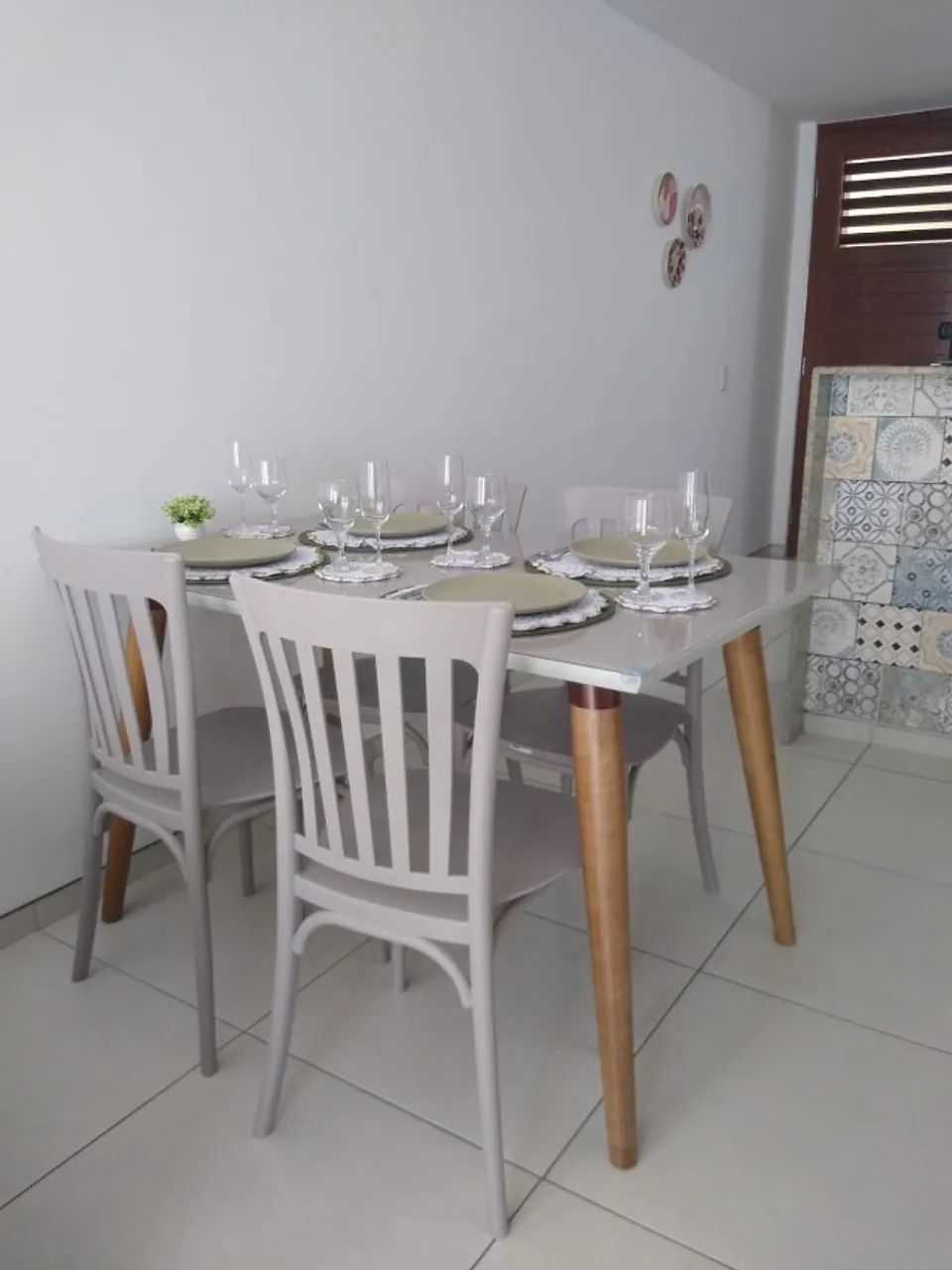 Mesa de jantar c/tampo de vidro off white - 1,30m x 80 cm - Foto 2