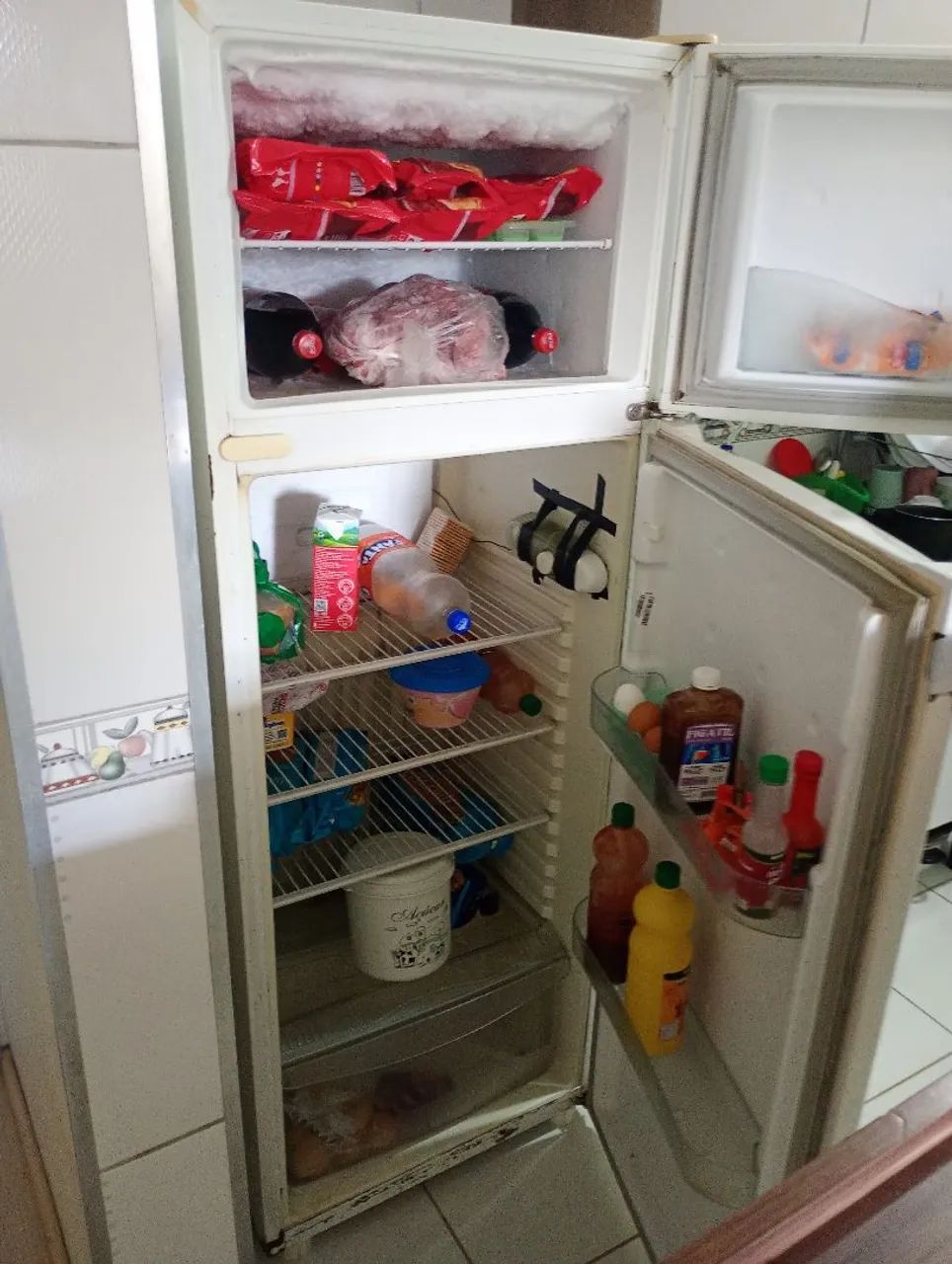 Conjunto Geladeira, sofá e Rack - Foto 5