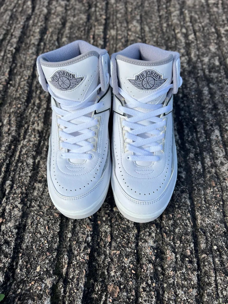 Air Jordan 2 - White and Cement Grey - 36,5 BR - Foto 3