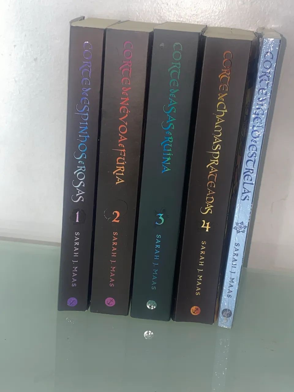 Livro Corte de Espinhos e Rosas - Foto 3