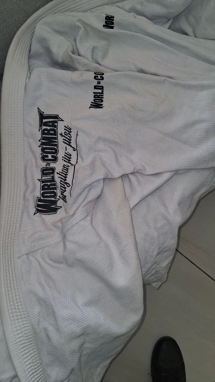 Vendo kimono a1 WORLD COMBAT 300,00 - Foto 2