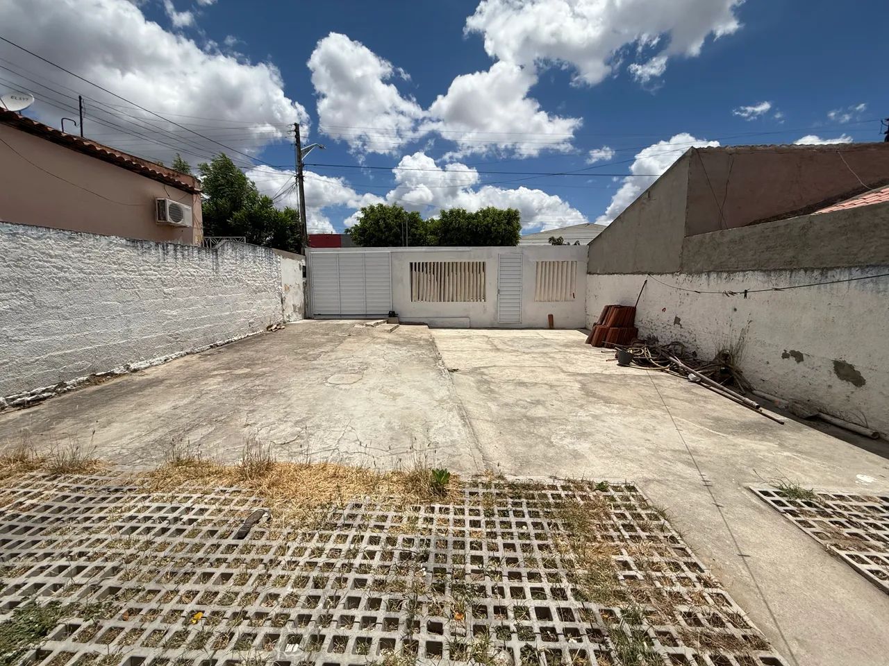 Vendo casa ampla ideal para comércio ou moradia  - Foto 2