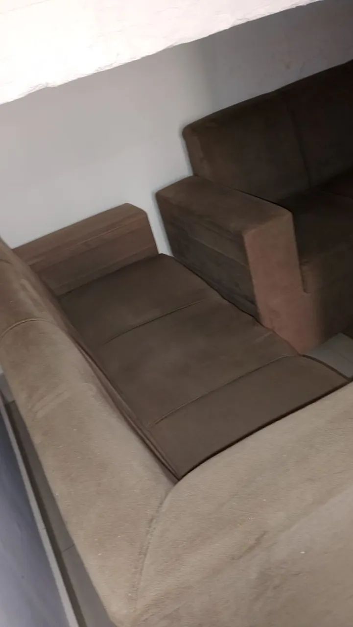 Vendo conjunto sofa, sao 2 sofás de 3 lugares.