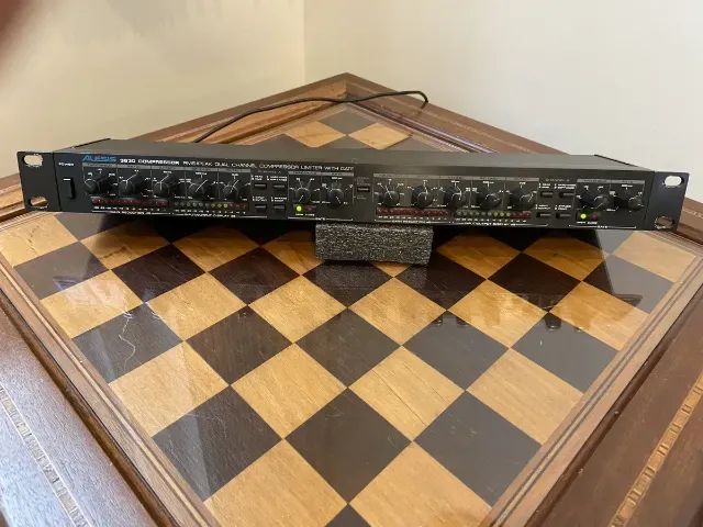 Compressor profissional ALESIS 3630 gate, limiter - Foto 4