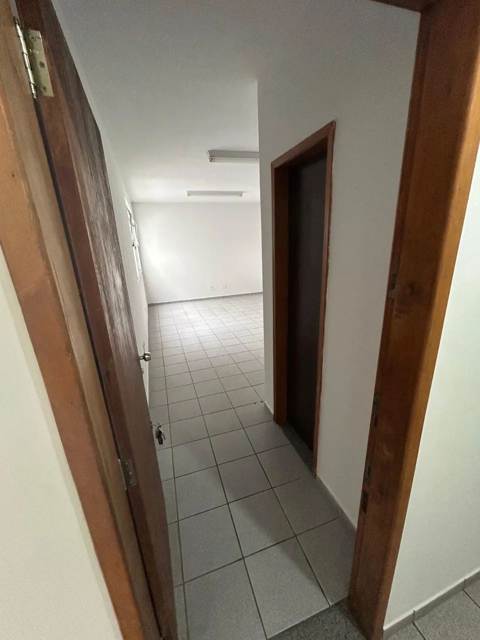 Sala comercial em Sobreloja para alugar no bairro Zona 02 - Foto 3