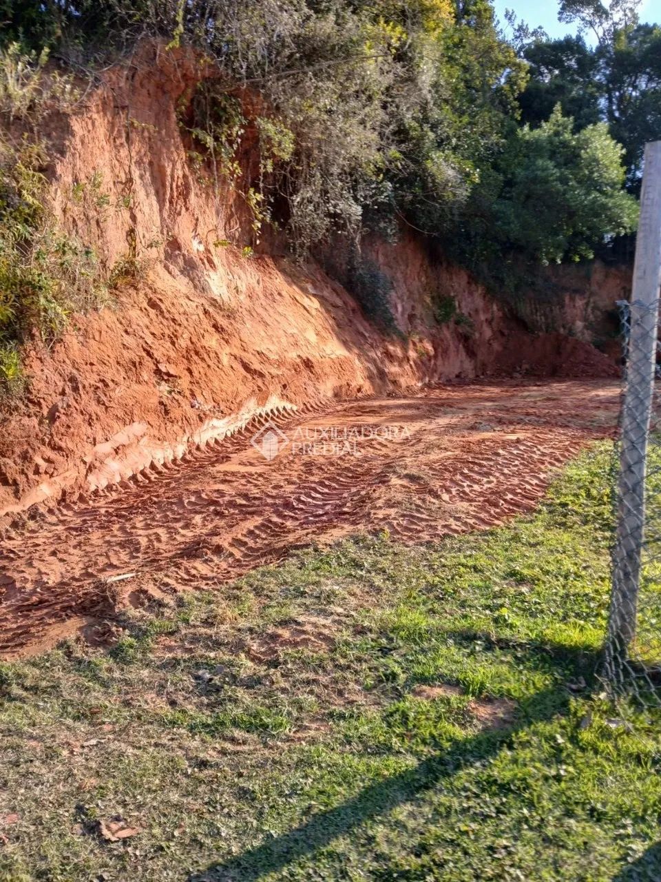 Terreno em excelente localização com benfeitorias - Foto 5