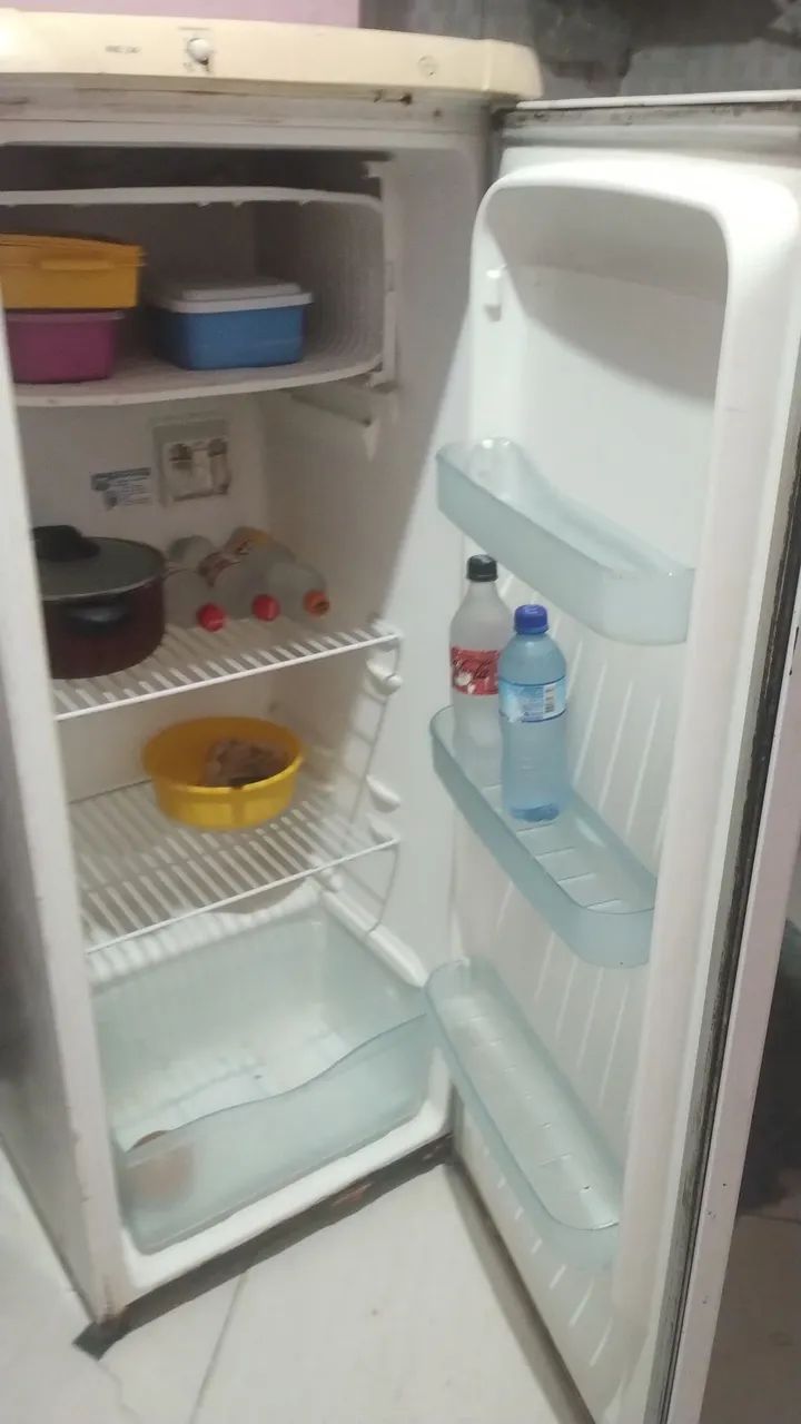 Geladeira ótima 