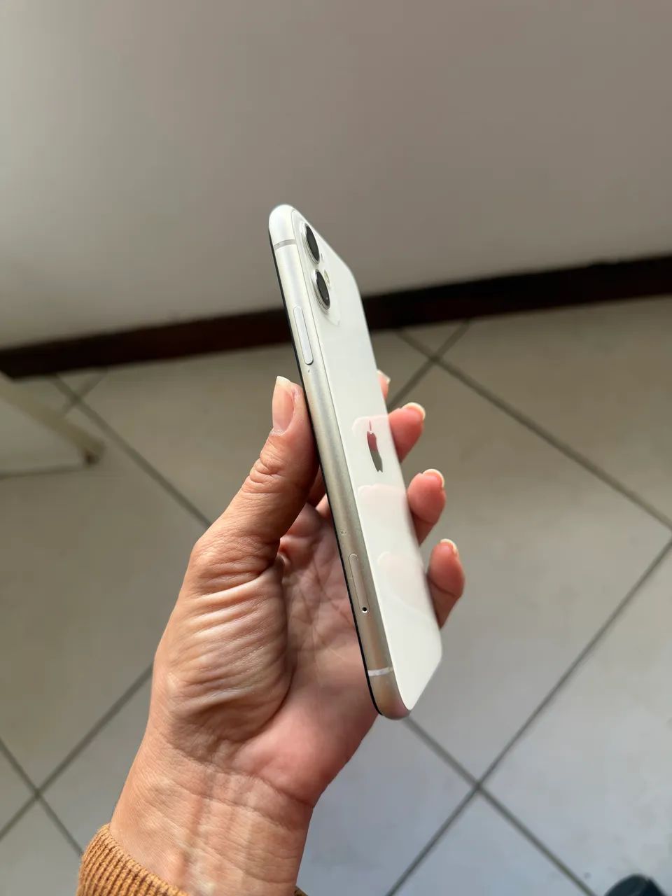 Iphone 11 128gb - Branco usado OTIMO ESTADO - Foto 4