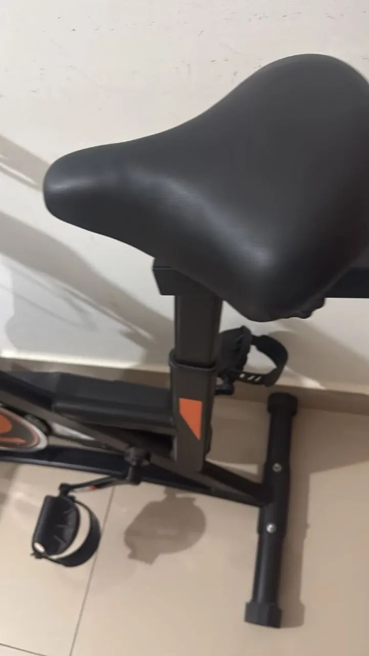 Vendo bicicleta ergométrica pouco usada - Foto 5