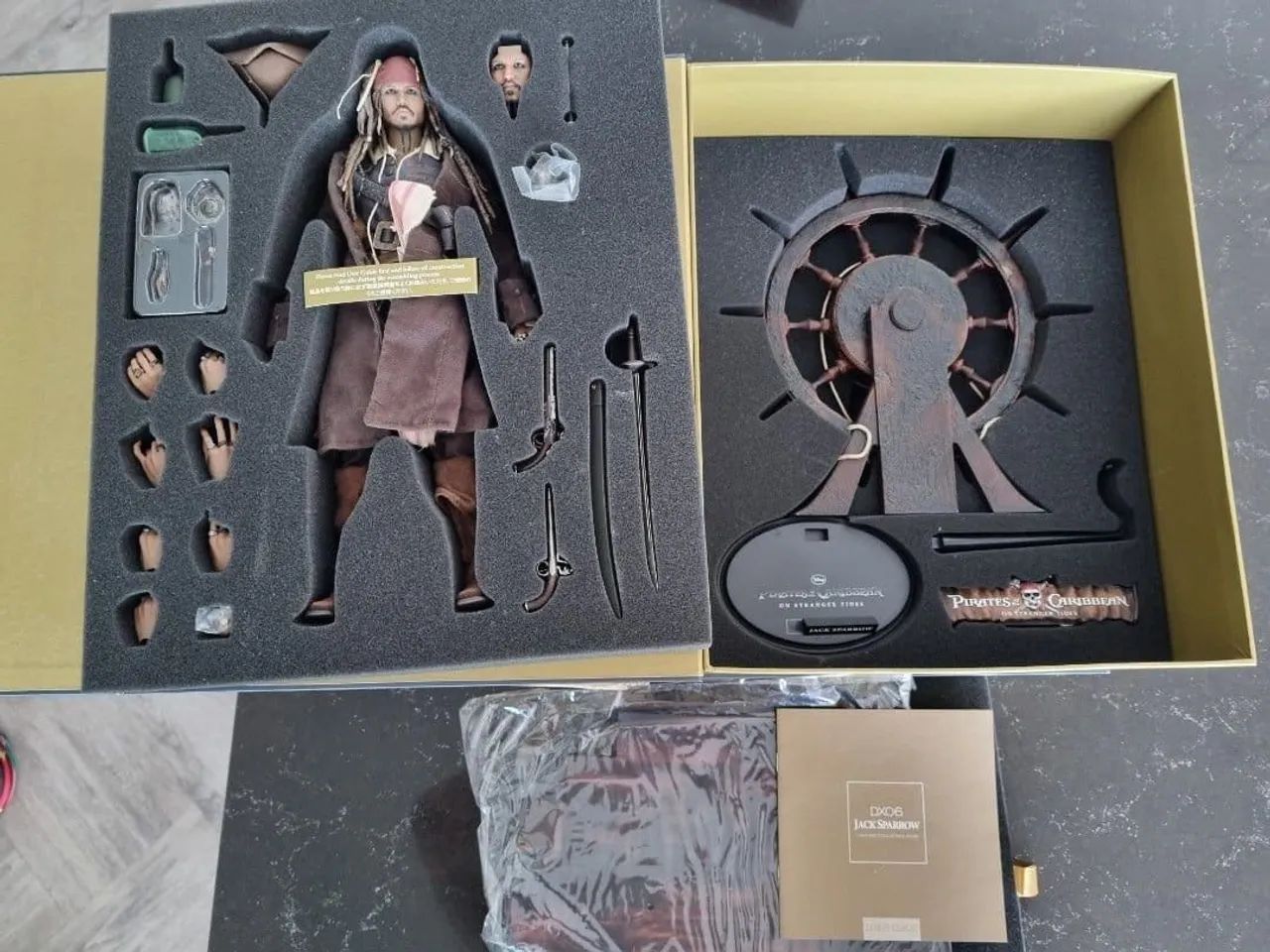 Jack Sparrow Dx6 - Hottoys 1/6
