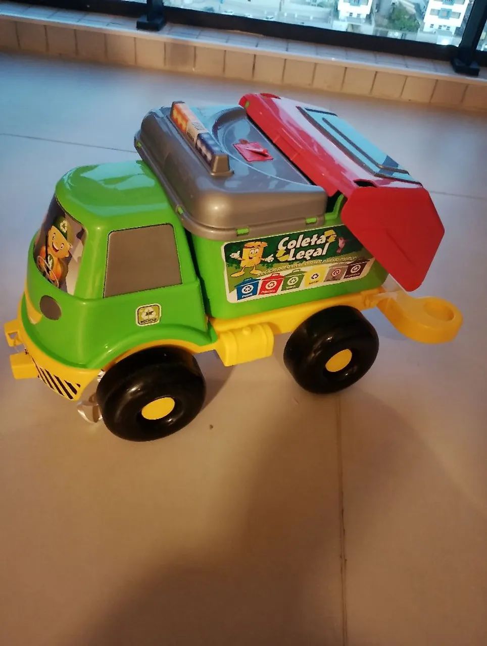 Caminhão Infantil De Coleta Seletiva Com Som E Bonequinhos<br>