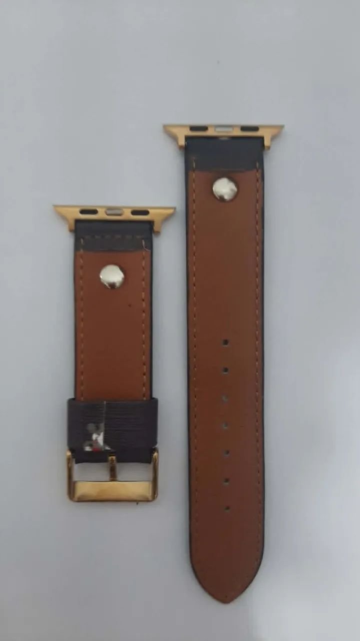 Pulseira smartwatch estampa Gucci Mickey 42/44mm couro sintético. - Foto 3