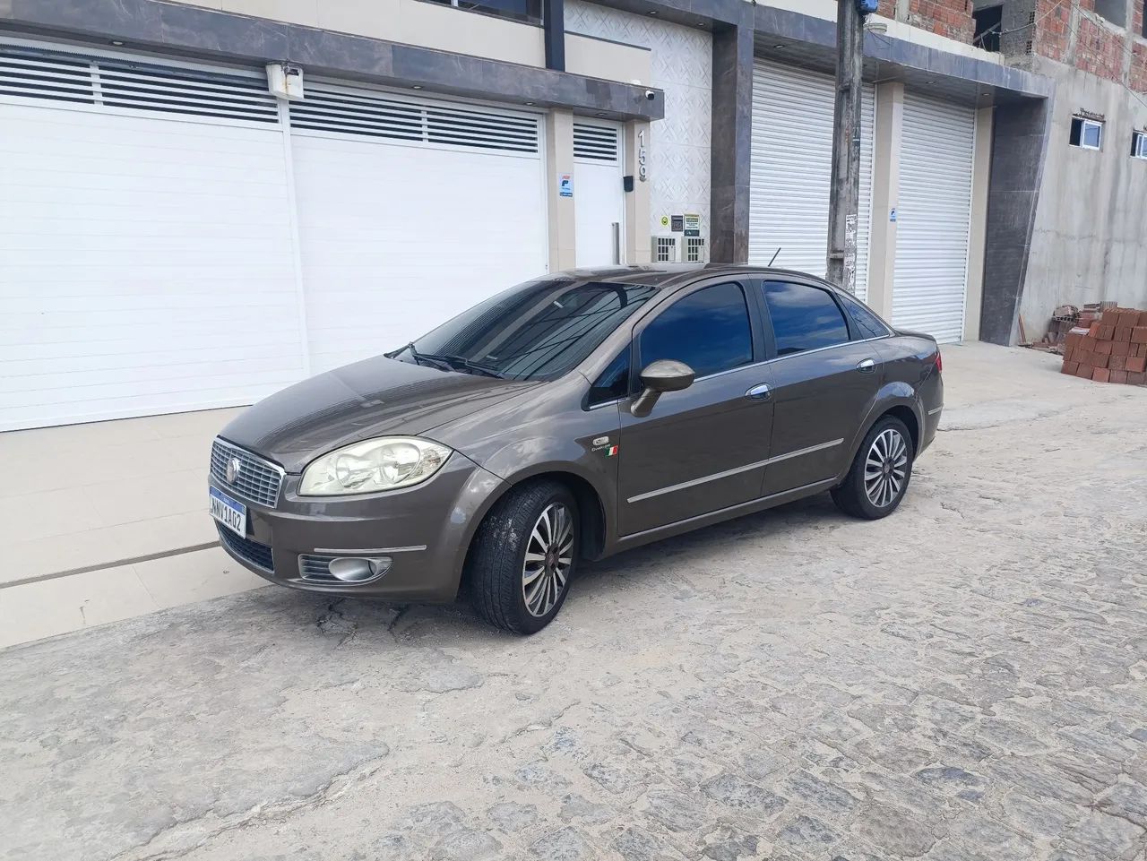 Fiat Linea Absolute 1.9/1.8 Flex Dualogic 4P 2010