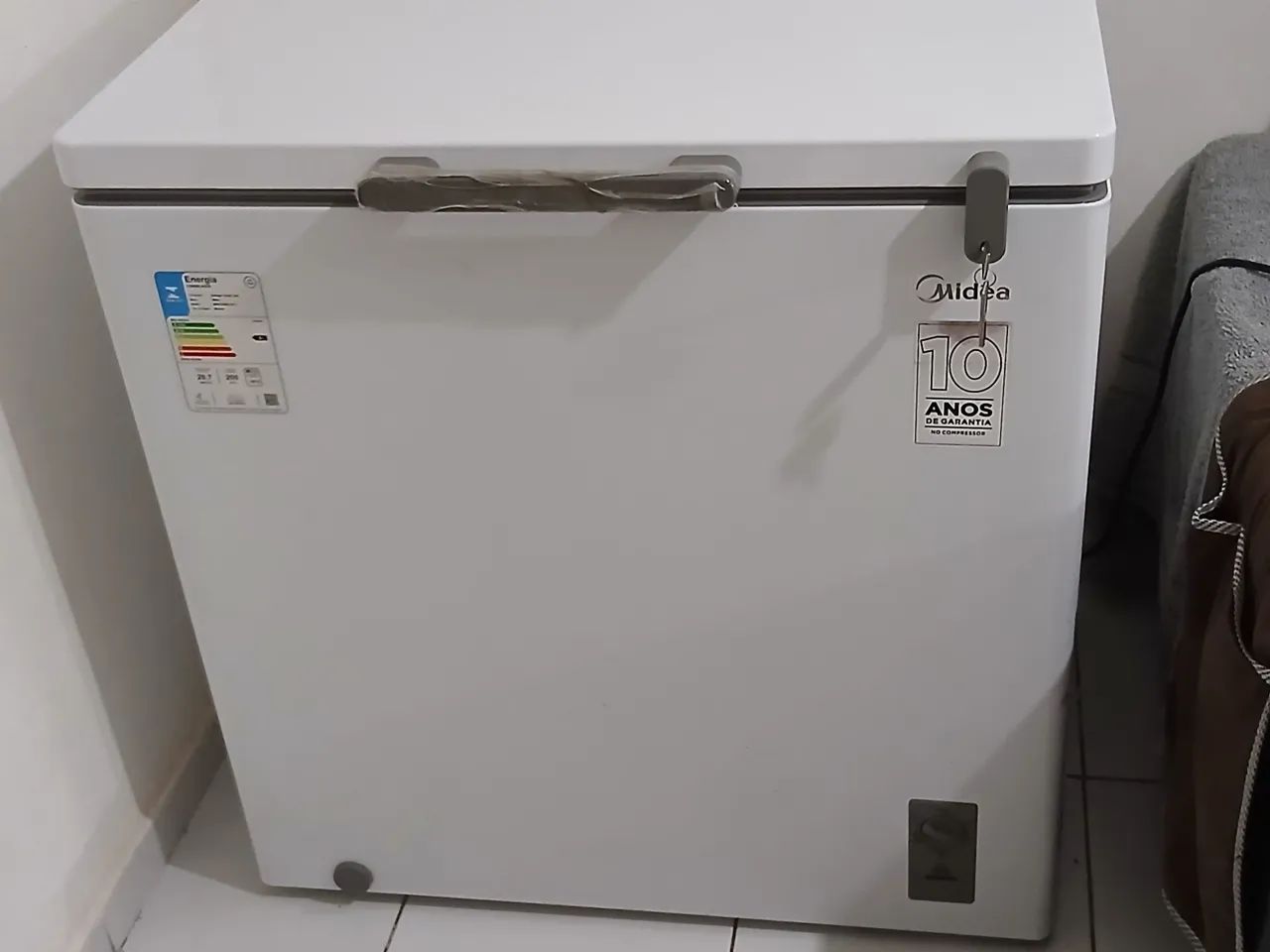 Frezzer seminovo.  Com defeito 