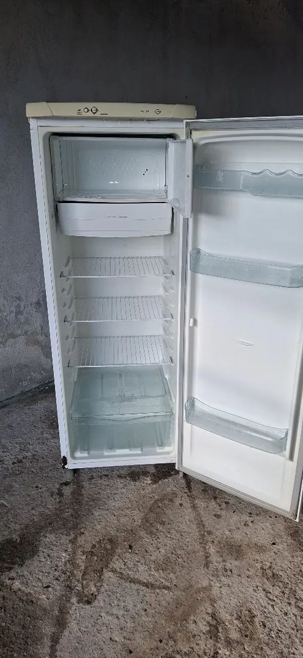 Geladeira Electrolux branca - Foto 2
