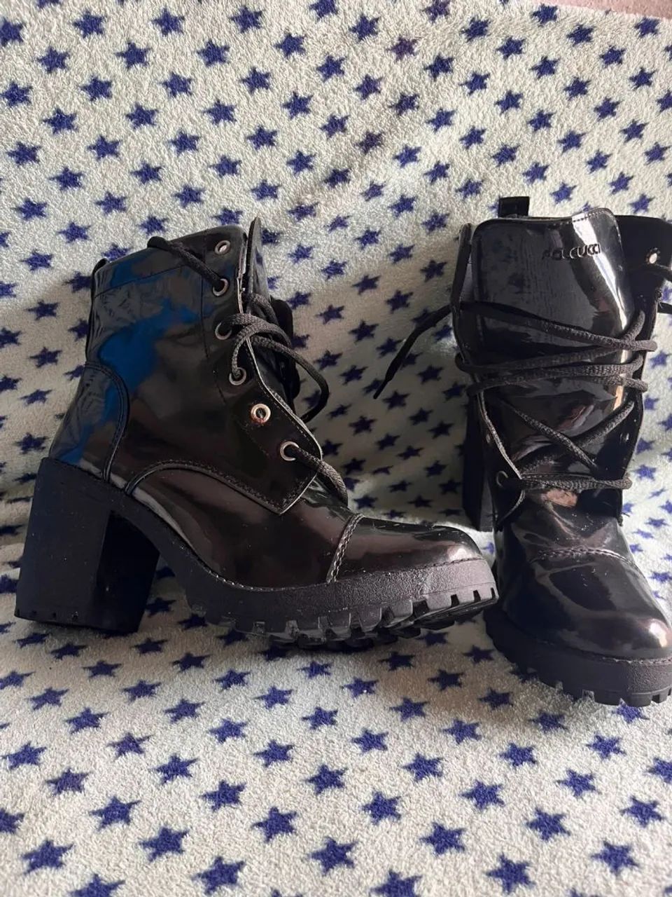 Bota de couro feminina 