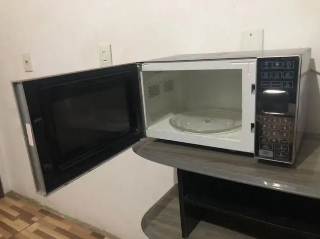 Micro-ondas Espelhado Philco 20L - Foto 2