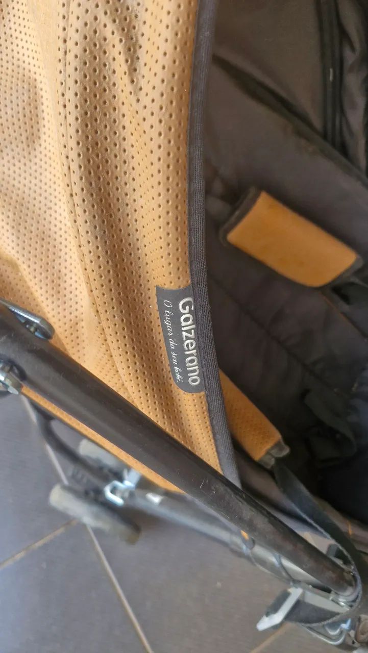 Vendo carrinho de bebê Galzerano - Foto 2