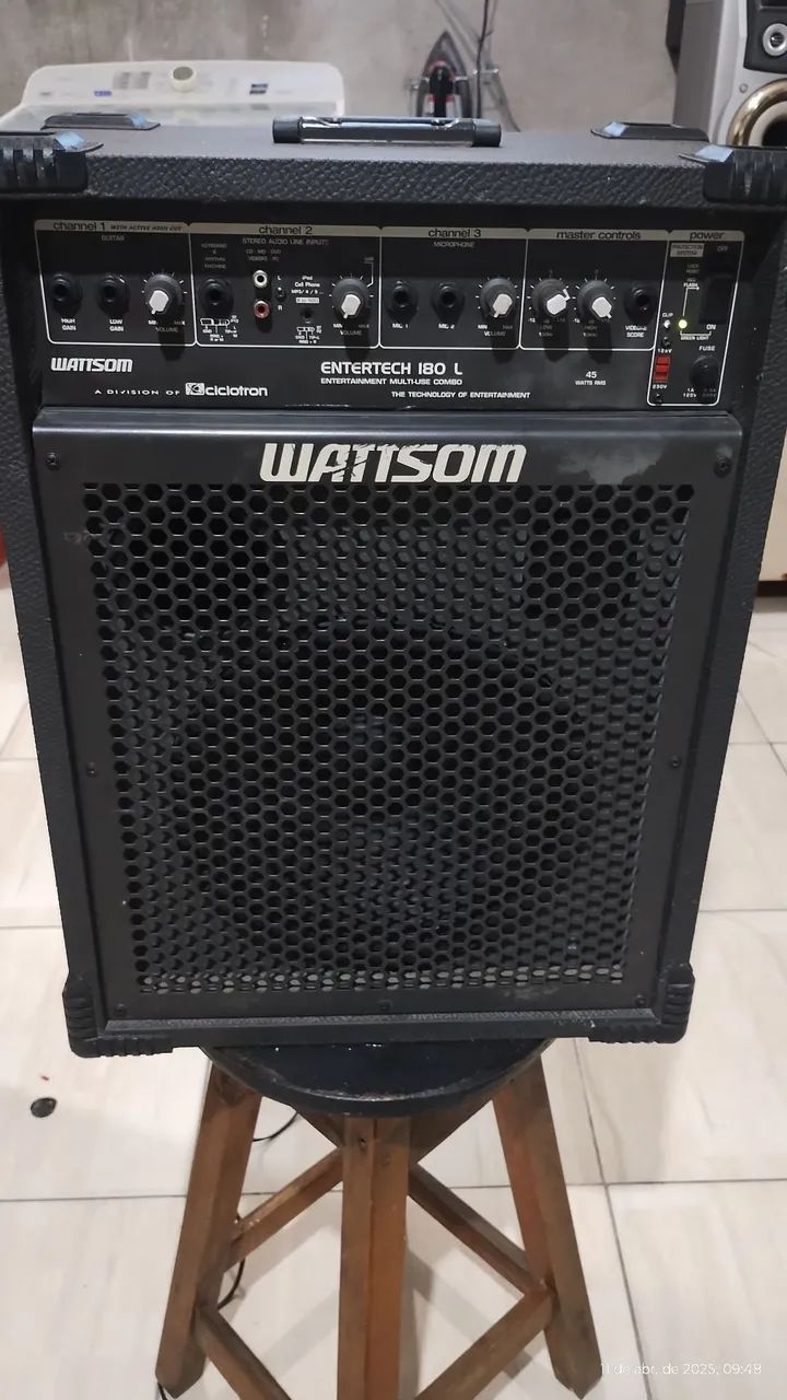 Cx amplificada wattsom 300w/rms.