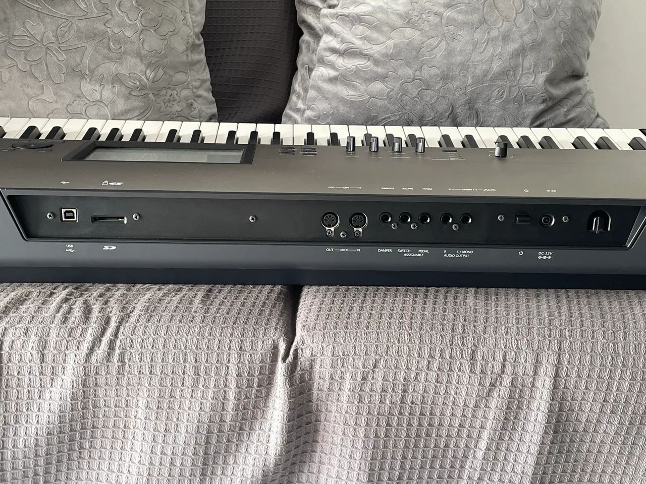 Teclado Korg krome EX - Foto 6