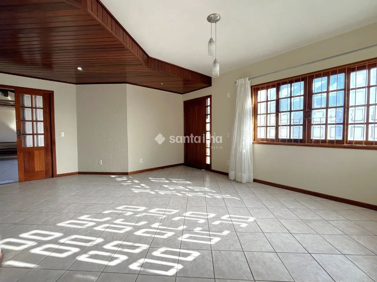 Casa com 3 dormitórios para alugar, 200m² - Carianos - Florianópolis/SC - Foto 2