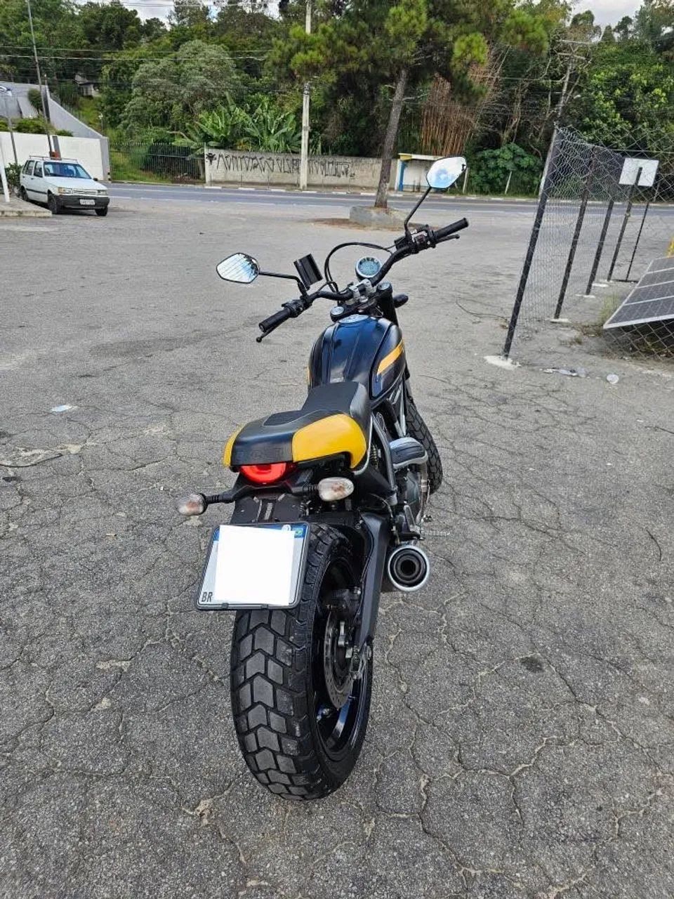 Ducati scrambler 