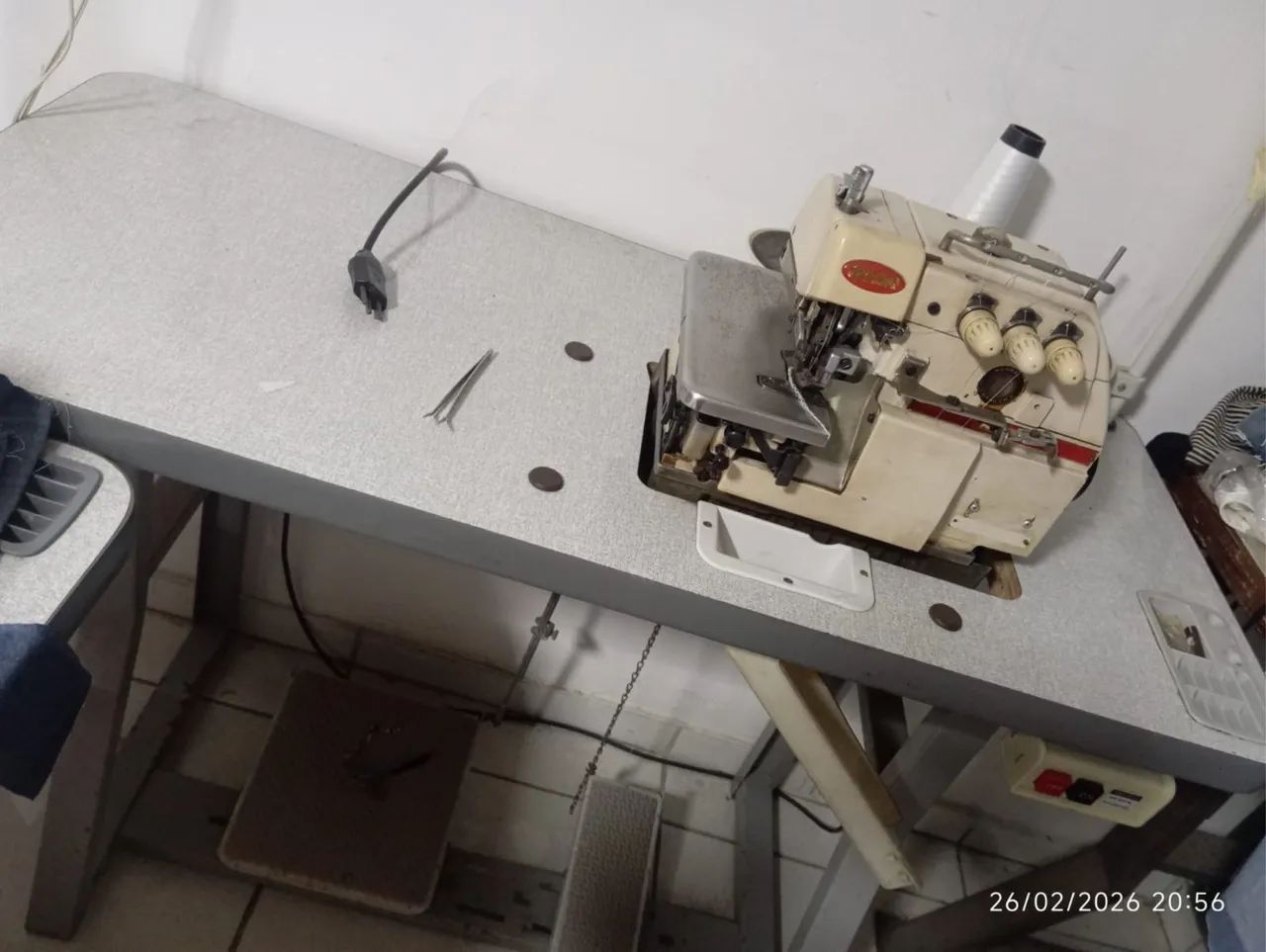 ? Vendo Máquina de Costura Overlock Industrial