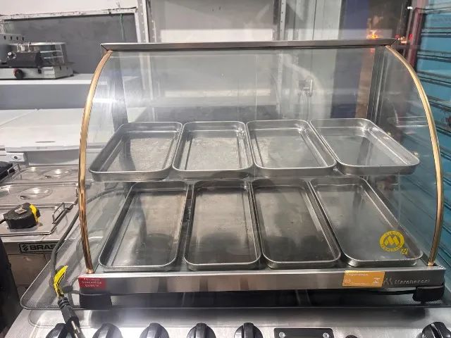 Estufa para salgados com 8 bandejas