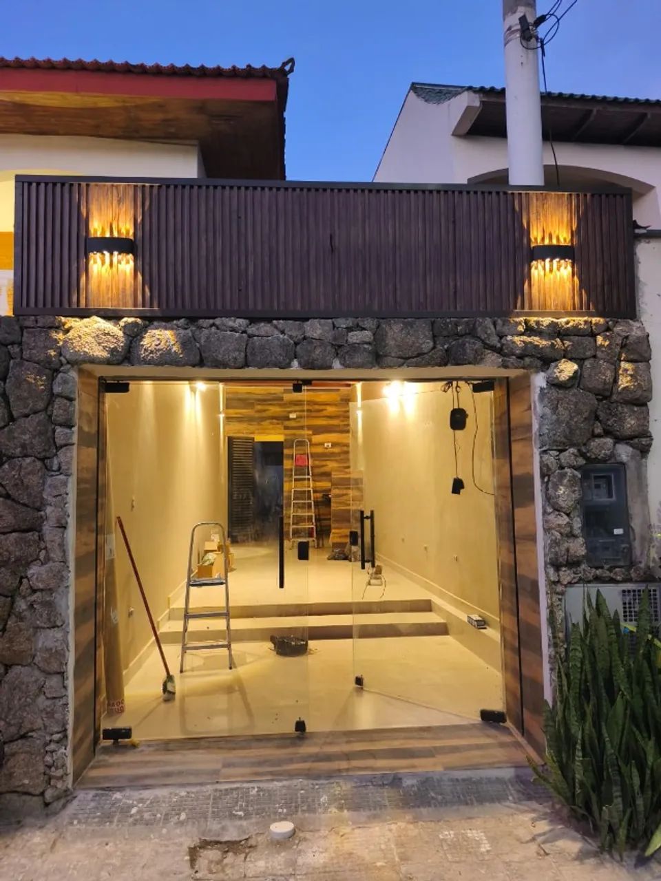 Loja -salão 40 m2 -Enseada beira mar 