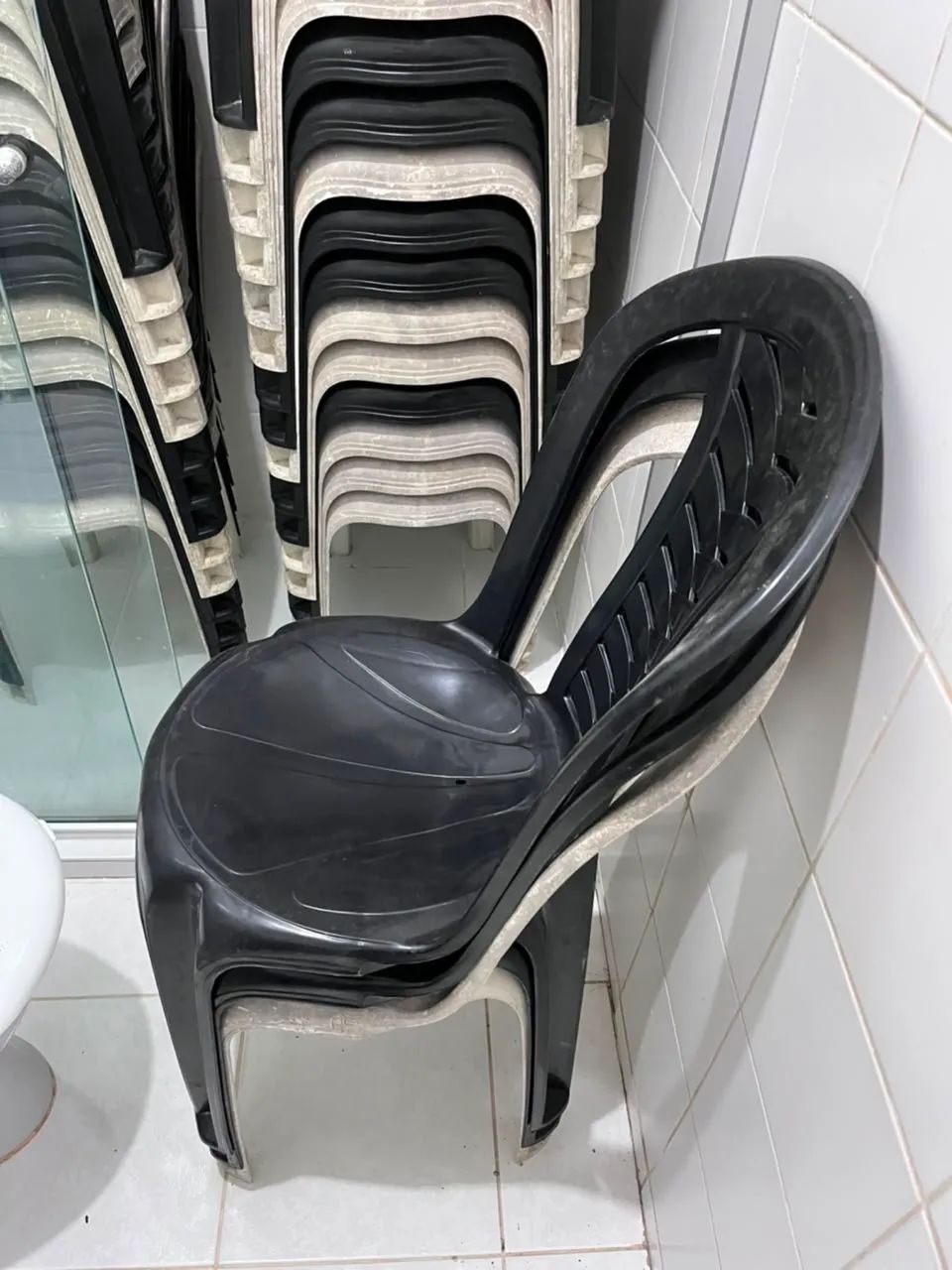 Cadeiras de plástico 