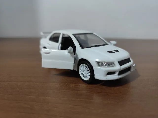 Kit de três carros em miniatura