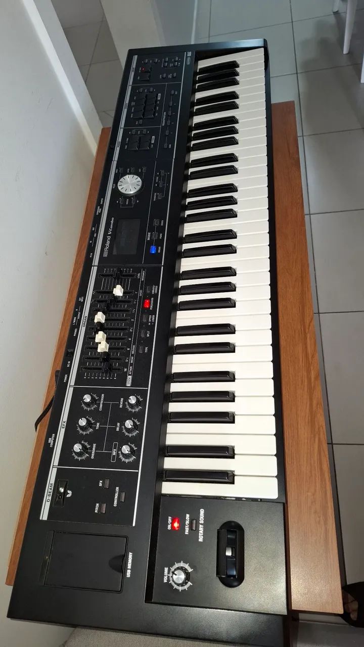 Teclado profissional ROLAND VR-09-B - Foto 2