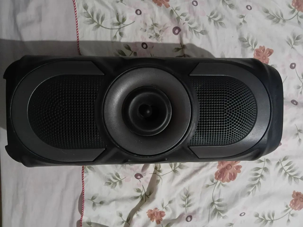 Vendo caixa de som com RGB