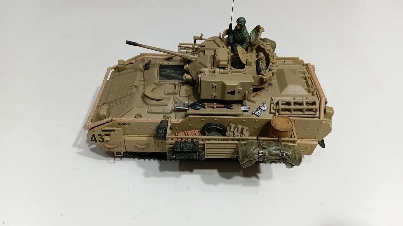 Forces of valor 1:32 unimax Bradley m2 iraque - Foto 2
