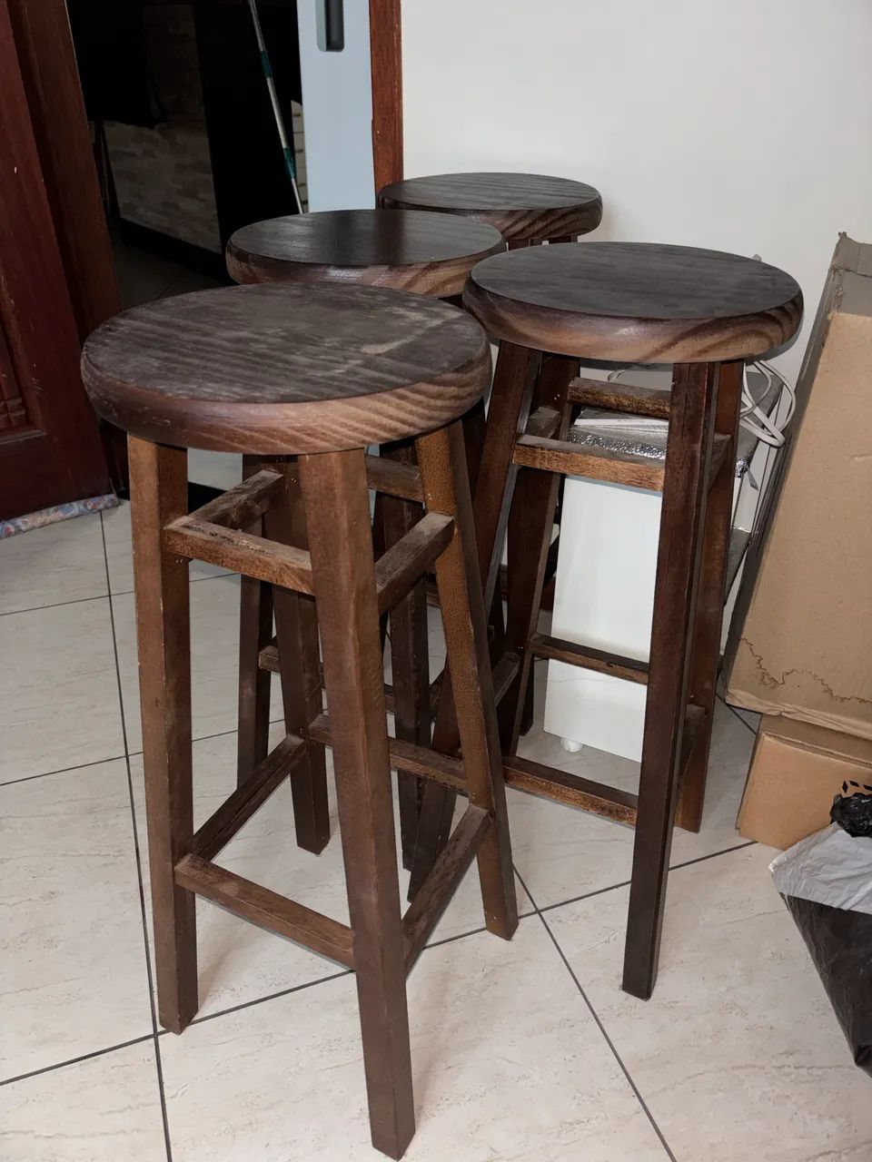 4 Banquetas Altas de Madeira Rústica - Conjunto com 4
