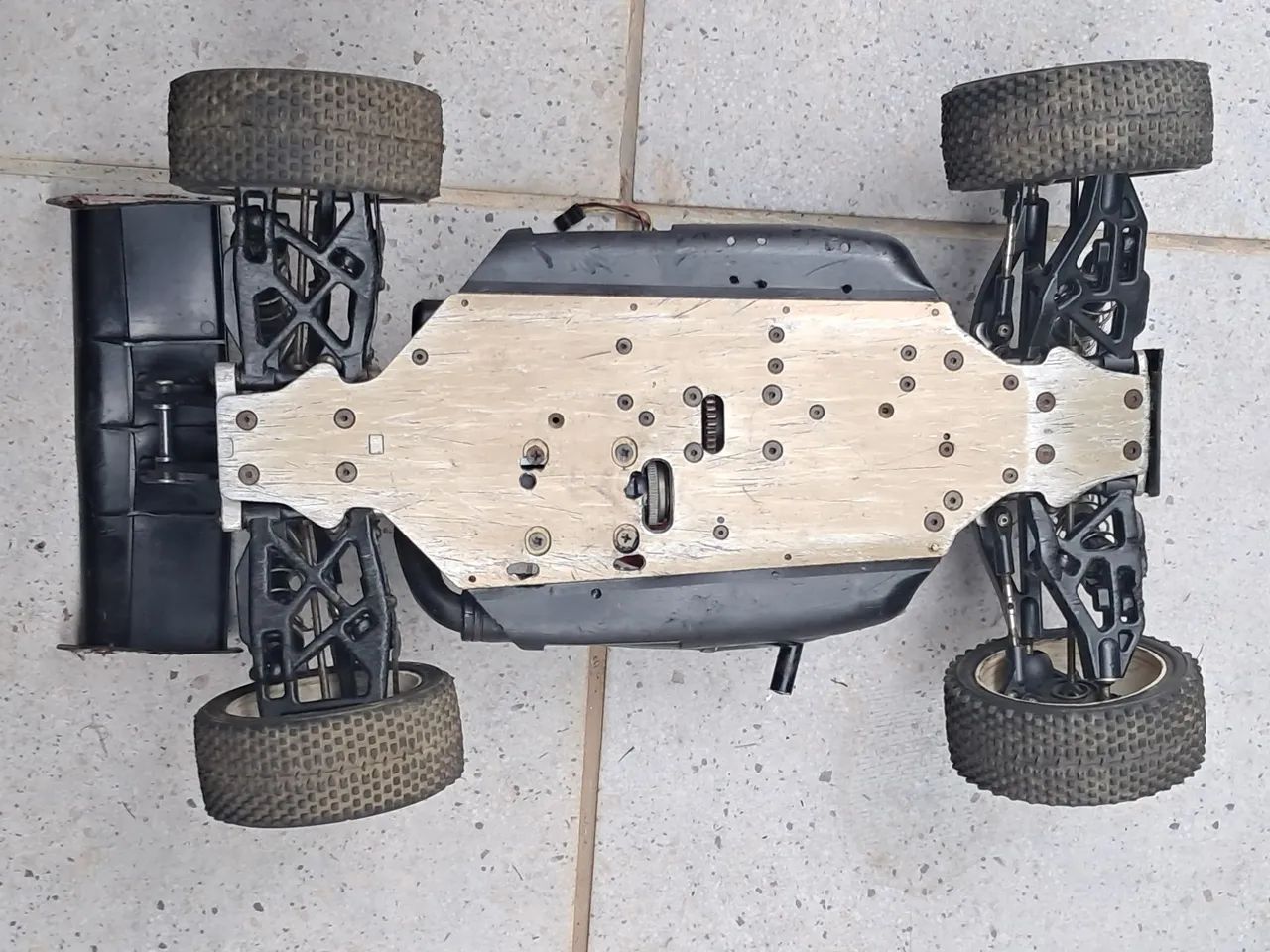 Automodelo buggy 1/8 MUGEM MBX7  - Foto 2