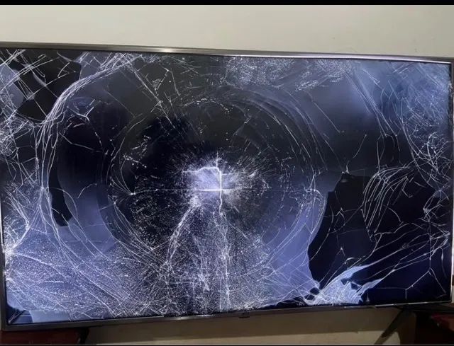 TV com a tela trincada