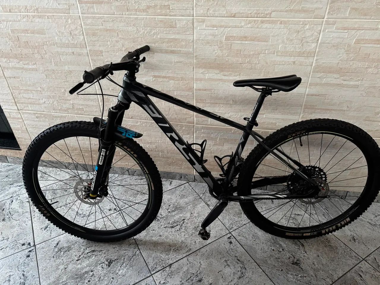 Bicicleta aro 29 Mountain bike First athymus M 12v