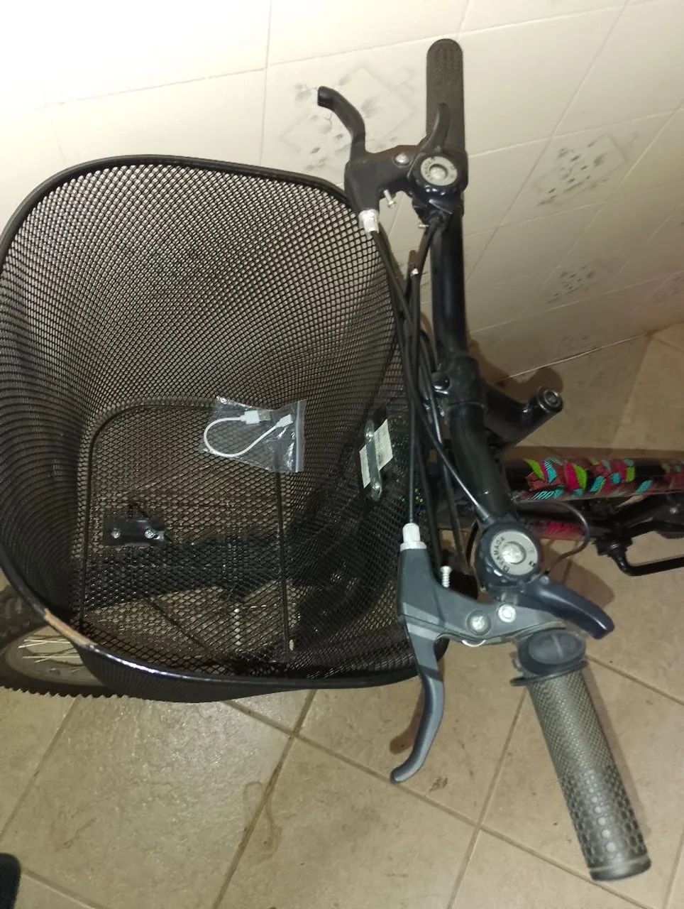 Bicicleta feminina MORMAII, com cesta. - Foto 4