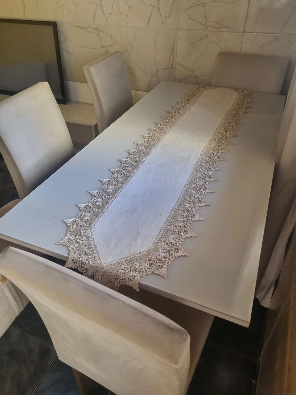 Mesa de Jantar com 6 Cadeiras - Excelente Estado