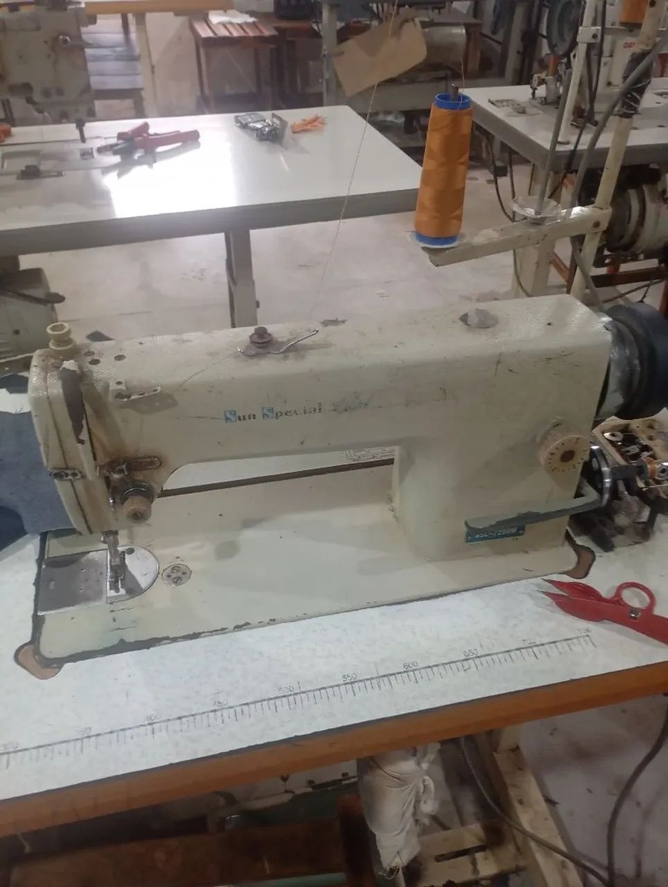 Vende-se máquina de costura industrial pra jeans cosevadas contato *91 - Foto 5