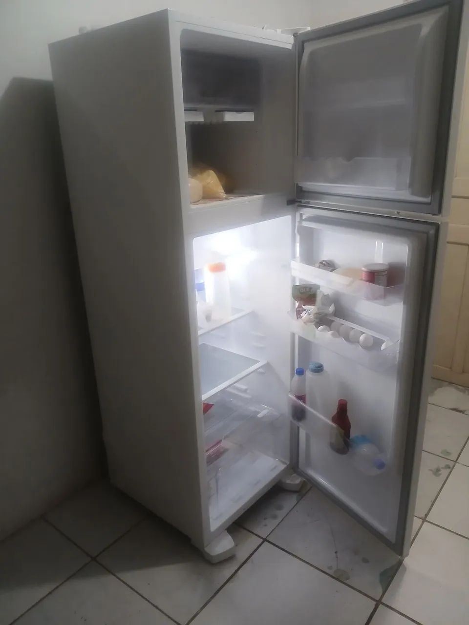 Vendo geladeira  - Foto 2