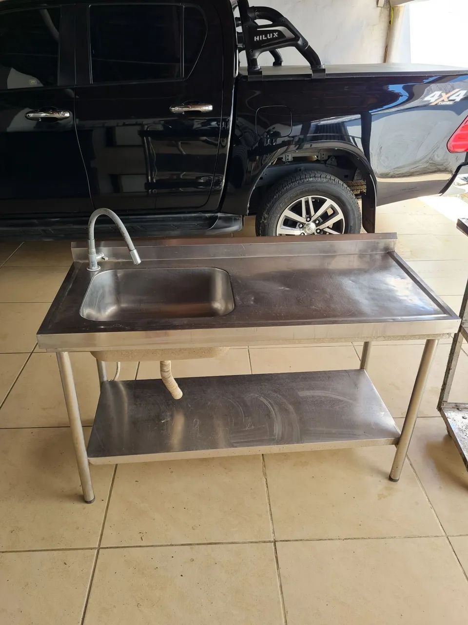Mesa inox com pia para comércio 