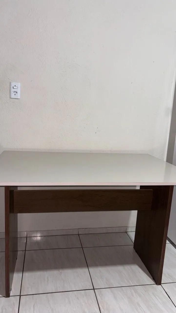 Mesa de Jantar para 2 à 4 cadeiras