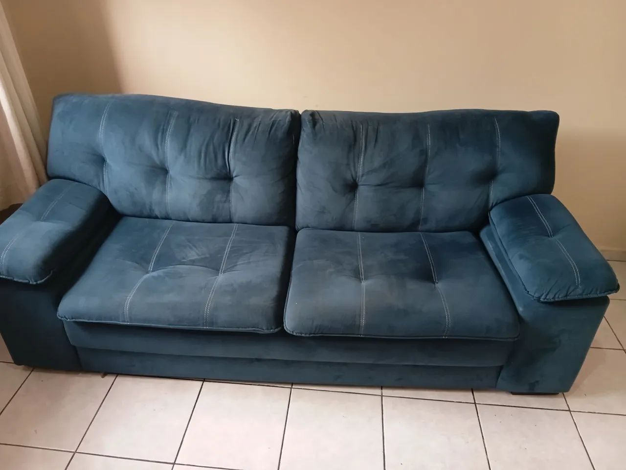 Sofa 3 lugares,nao e reclinavel - Foto 5