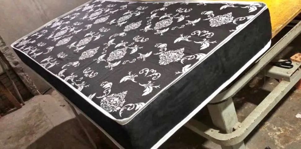 COLCHÃO DE SOLTEIRO D45 550,00 