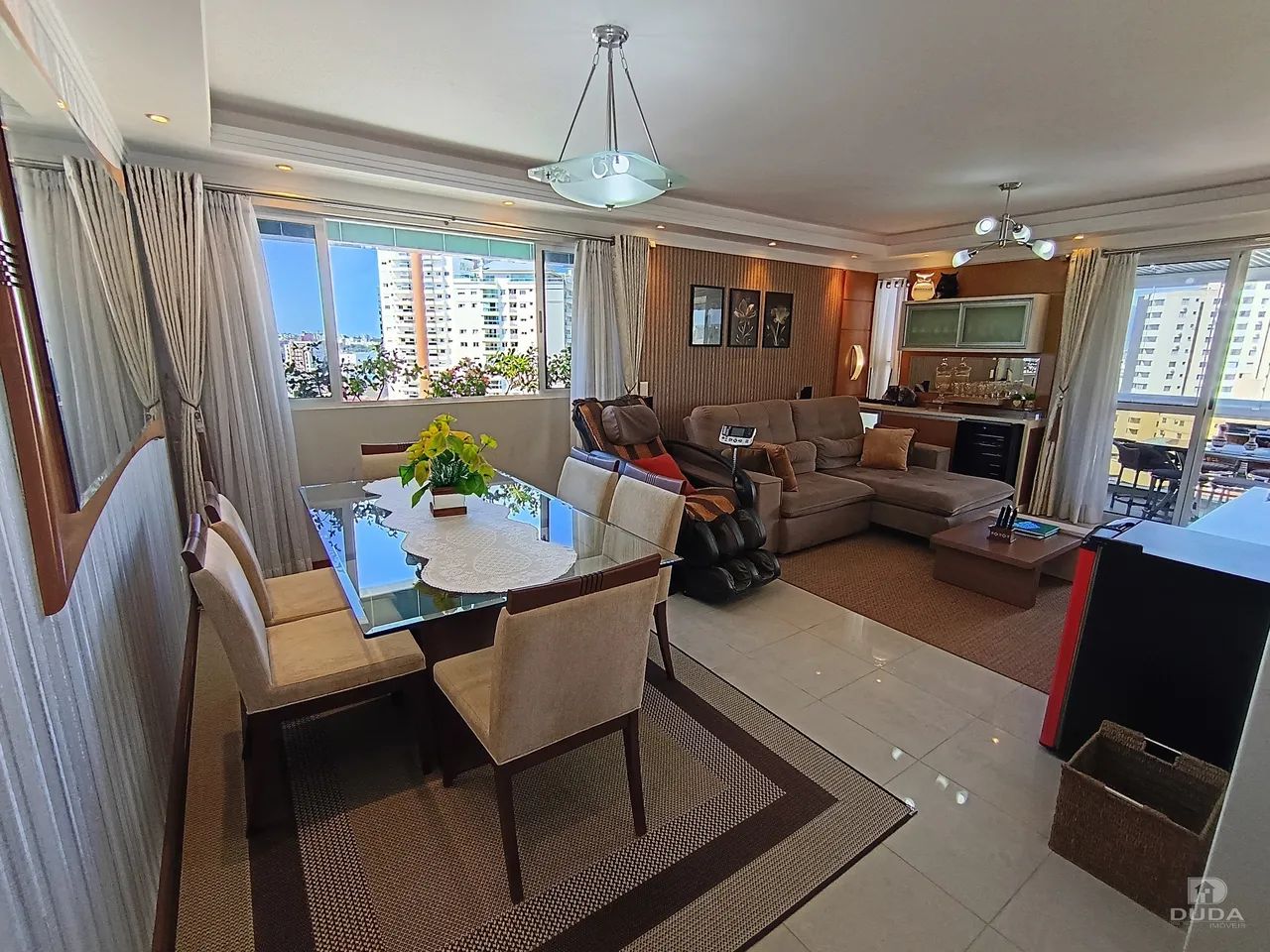 Apartamento 4 Dormitórios com 3 Vagas
