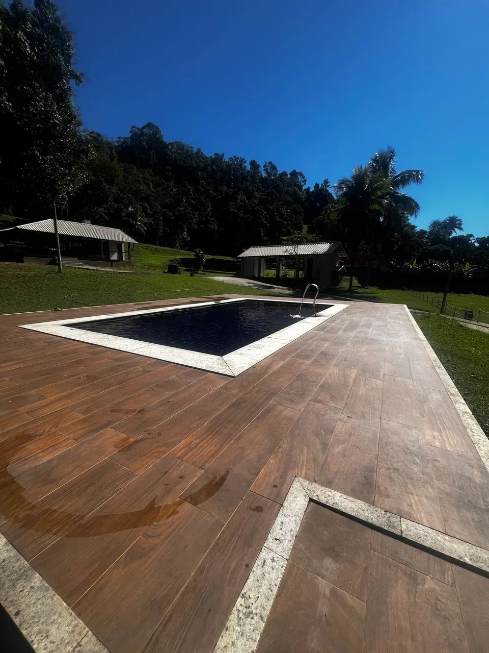 Aluga-se sítio para day use 