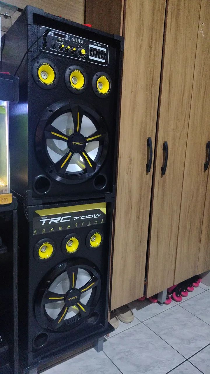 ? Caixa de Som TRC-398 + 2 Microfones ? NOVA
