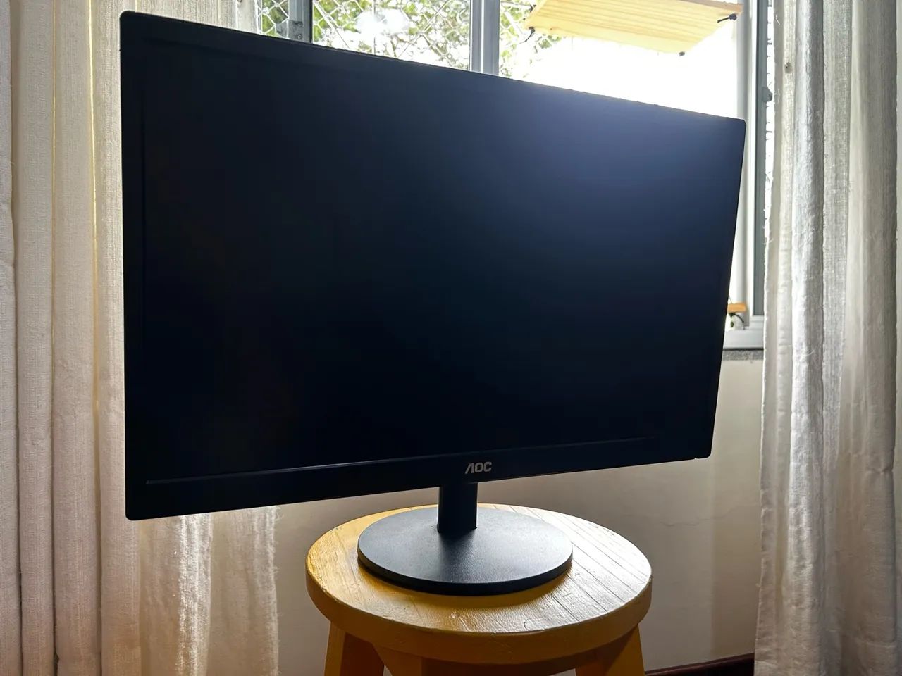Monitor LCD AOC 21,5? Usado
